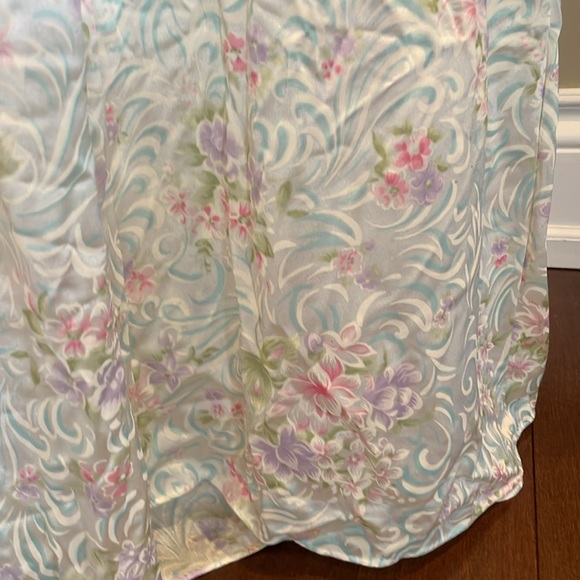 Floral and lace vintage nightgown - Picture 8 of 8